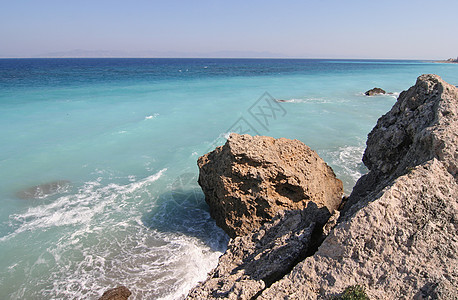 海岩波浪地中海岩地平线支撑冲浪蓝色波浪海滩海岸石头玫瑰海洋背景