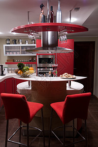 红色现代厨房微波房子装饰眼镜咖啡壶奢华大理石内饰桌子烤箱图片