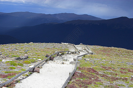 山山公路小径公园顶峰叶子苔原旅行假期游客运输旅游图片