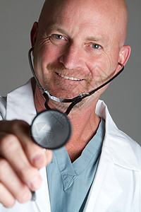 微笑医生工作男人灰色工具卫生职业医疗药品中年保健图片