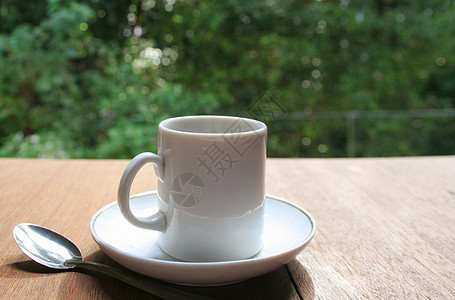 咖啡杯绿色早餐唤醒休息咖啡木头玻璃棕色生活桌子图片