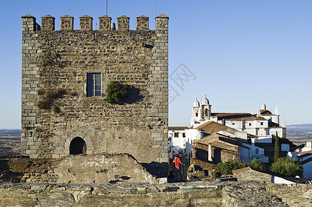 Donjon和葡萄牙村游客城堡旅游村庄历史性图片