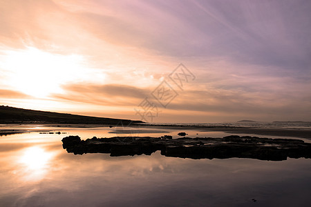 紫色海滩黎明图片