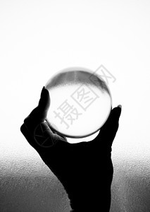 水晶球预言玻璃反射白色财富地球背景图片