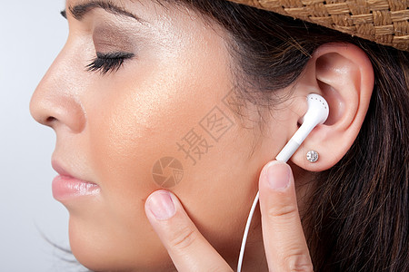 立体耳听器女孩歌手手机娱乐女性耳机潮人乐趣音乐播放器文化图片