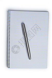 笔和笔记本 在白背景上隔离手册日记戒指教学写作字帖墨水配饰日历科学图片