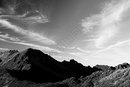 美丽的云云和山岳顶峰晴天阳光旅游天空环境空气太阳爬坡高山图片