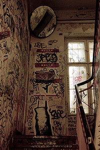 旧楼梯废墟涂鸦接待胶合海报风化房子图片