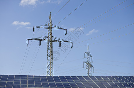 太阳太阳能电池板和阳光明媚的日光日照金属晴天电气活力工业工程车站电压环境桅杆图片