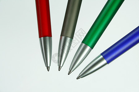 四支笔学校蓝色黑色墨水白色紫色绿色钢笔曲线小路图片