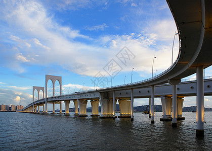 澳门桥桥场景旅行线条顶峰地标运输城市通讯天空运动图片