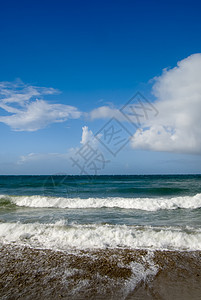美丽的海滩 海浪大海洋娱乐冲浪风景假期海岸线天空蓝色沿海地平线图片