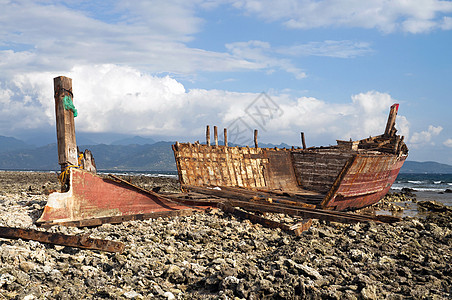 船舶沉船白色航海黑色海岸线运输海滩破坏海洋海岸船体图片