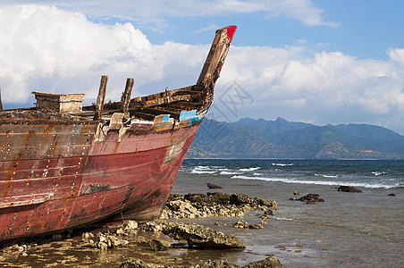 海岸线的沉船事故血管运输海洋船体海岸黑色白色海滩破坏航海图片