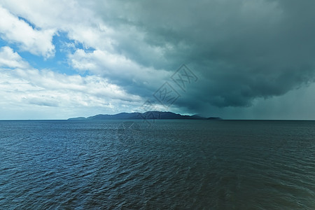 戏剧性天空闪电气候天气气旋风景雷雨海浪液体风暴危险图片