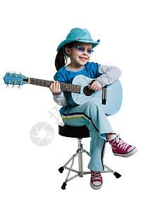 年轻女孩弹吉他乐趣脆弱性唱歌太阳童年造型冒充孩子帽子吉他图片