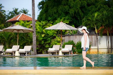 游泳池游泳帽子泳池酒店热带假期太阳享受旅游休闲图片