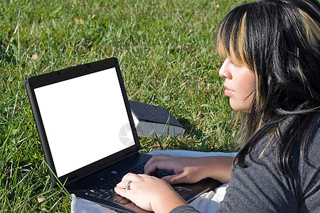 使用笔记本电脑的学生大学上网作家情绪写作屏幕青少年女士互联网毯子图片