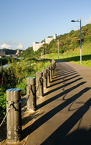 河岸城市景观场景风景房子地平线天空环境地标建筑学旅游晴天图片