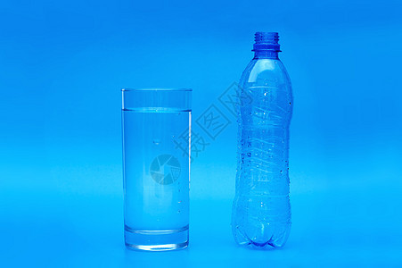 水塑料海浪玻璃饮食矿物坡度生活跑步口渴蓝色图片