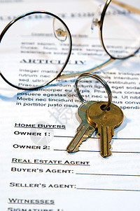 内卖合同文档文书代理人钥匙链标题抵押钥匙房地产外表钥匙圈图片