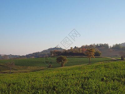 马尔科伦戈山丘天际蓝色全景绿色爬坡草地丘陵天空图片