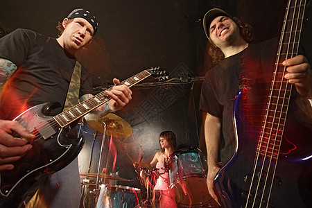 摇滚乐队表演音乐会女士艺术家鼓手演员团体重金属乐趣明星吉他手图片