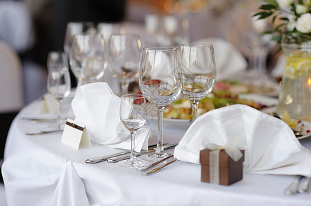 节庆聚会或晚宴的桌子婚礼仪式宴会念日风格环境用餐派对餐饮服务图片