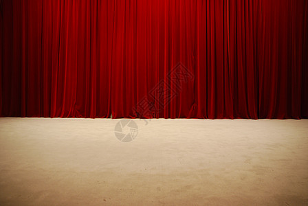 红窗帘露台戏厅舞台窗帘剧院褶皱礼堂框架织物音乐会演讲文化纺织品娱乐图片
