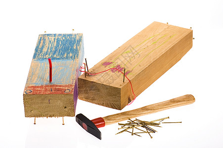 由四岁女孩制作的有趣的玩具 伊索拉特童年孩子男生火车工匠运输工艺指甲精神木头图片