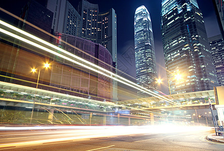 夜间在香港的交通运动城市公共汽车驾驶街道速度天空汽车场景旅行图片