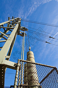 高管接触电线运输高架绝缘子金属天空装置通电火线火车接线图片