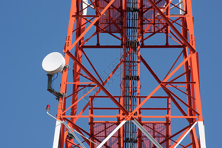 移动电话通信中继器天线塔台卫星红色车站收音机广播电视建造微波发射机频率图片