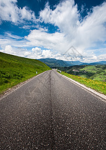 阿尔卑斯山乡村公路图片