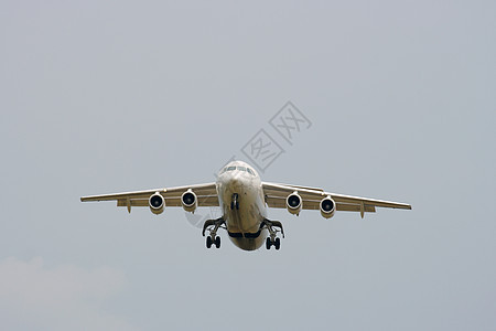 平面运输飞机送货飞行天空空气蓝色日程喷射航空图片