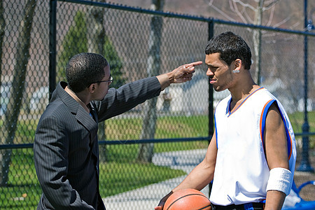 愤怒的篮球教练篮子运动员运动招聘大学教学游戏男人辅导成功图片