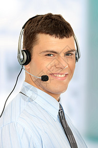 客户服务运营商商务麦克风接待员技术服务台耳机呼叫帮助男性顾客图片