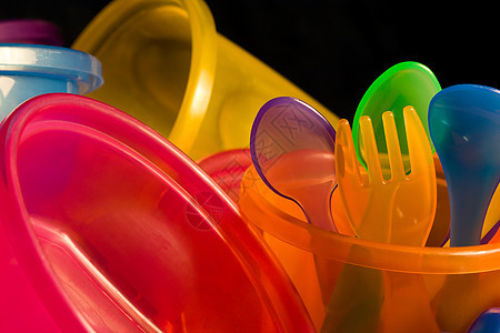 碗叉子和勺子蓝色食物厨房美食早餐孩子工具红色绿色紫色图片