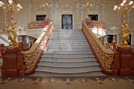 奢华豪华的楼梯历史性雕像大理石灯光剧院地面历史柱子脚步建筑图片