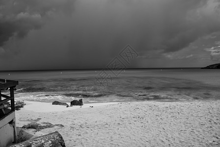 风暴冲向圣马丁岛图片