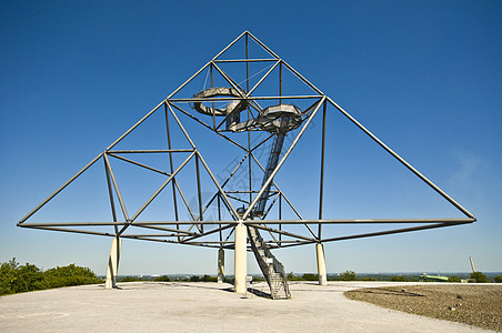 Tetraeder 三角器纪念碑小贴士雕塑建筑天空历史四面体地标四边形图片