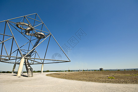 Tetraeder 三角器四面体天空地标四边形历史纪念碑建筑小贴士雕塑图片