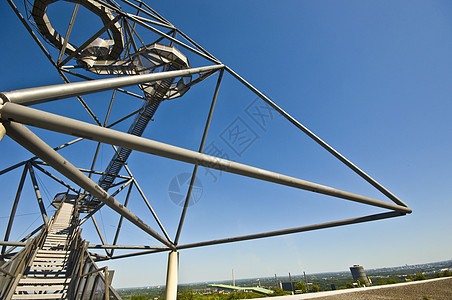 Tetraeder 三角器雕塑建筑历史天空小贴士地标纪念碑四边形四面体背景图片