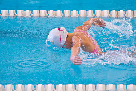 游泳运动员游戏蝴蝶水池竞赛蛙泳海浪仰泳风镜运动飞溅图片