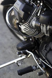 摩托车发动机双胞胎车轮合金运动排气力量菜刀汽车车手运输图片