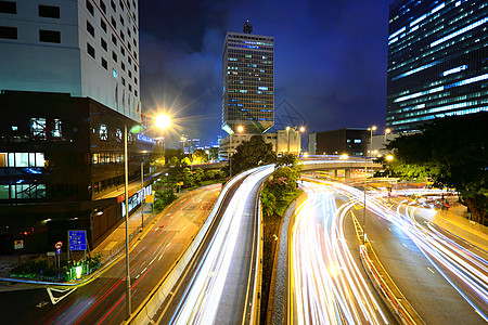 夜间现代城市建筑场景蓝色运动速度线条运输隧道市中心旅行图片