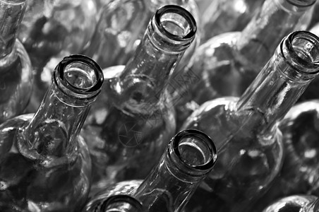 清除玻璃酒瓶选择性反射瓶子酒店回收脖子白色内衬排队静物图片