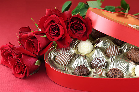 糖果和玫瑰花瓣照片花朵生日红玫瑰盒子纪念日礼物周年巧克力图片