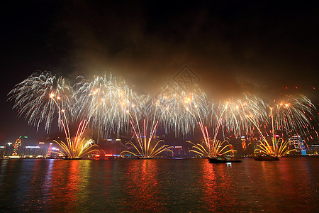 2011年香港月球新年烟花纪念日焰火摩天大楼天空天际庆典星星港口喜悦景观图片