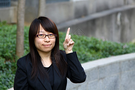 聪明的亚洲女商务人士图片